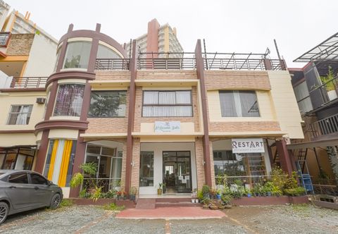 Bên ngoài El Ronaldo Suites