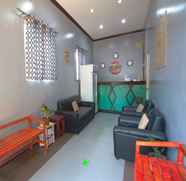 Lobby 5 OYO 761 Caza Southville Apartelle