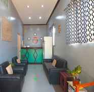 Lobby 4 OYO 761 Caza Southville Apartelle