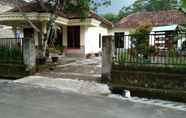 Exterior 4 Ndalem Grogol Kulon