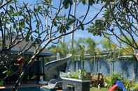 Kolam Renang Emmy Pool Villa 1