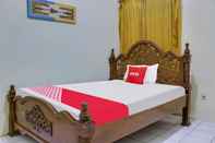 Bedroom OYO 90316 Hotel Candri Pelaihari