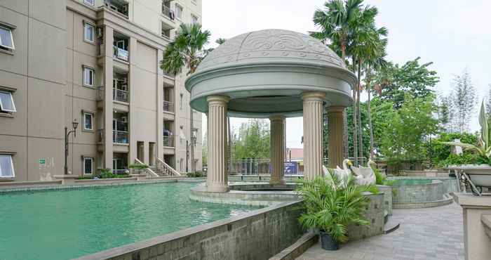 สระว่ายน้ำ Super Cozy 3BR Apartment at Grand Palace Kemayoran By Travelio