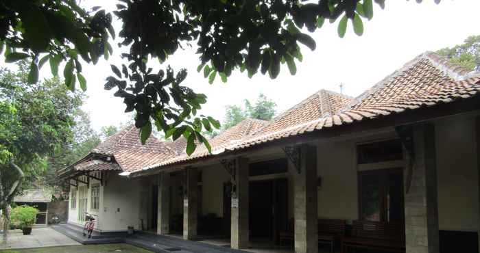 Bangunan Griyo Njero Kampung