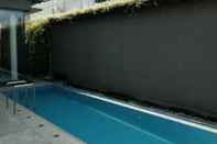 Swimming Pool Group Villa Luxury