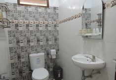 Phòng tắm bên trong 7 Srikayah Syariah by Ndalem Beong