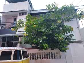 Exterior 4 Eiffel Residence Cideng - Female Only