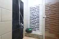 In-room Bathroom  Eiffel Residence Batu Tulis 37 - Female Only