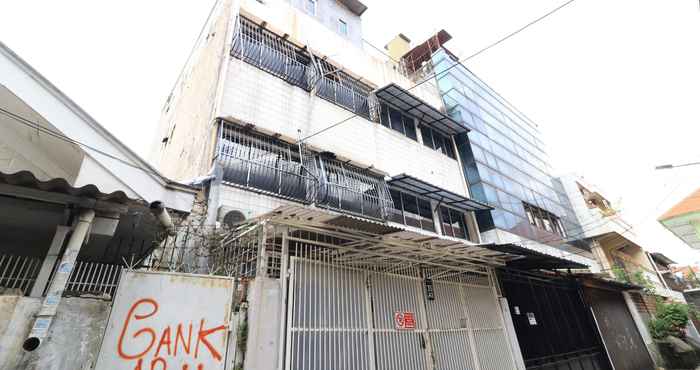 Bên ngoài  Eiffel Residence Batu Tulis 35A1 - Female Only