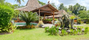 Exterior 3 Villa Riverside Kalijeruk