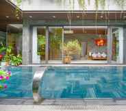 Swimming Pool 2 Tashi Boutique Hotel & Apartment