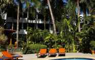 Kolam Renang 5 Safari Beach Hotel