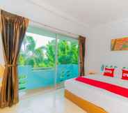 Bedroom 2 OYO 614 Koh Lak Resort