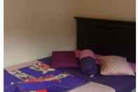 Kamar Tidur Guest House Biru