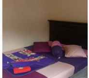 Bedroom 6 Guest House Biru