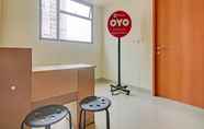 Sảnh chờ 7 OYO 90339 Evenciio Apartment Syariah