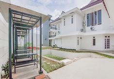 Exterior 2 Super OYO 90342 Kemang Garden