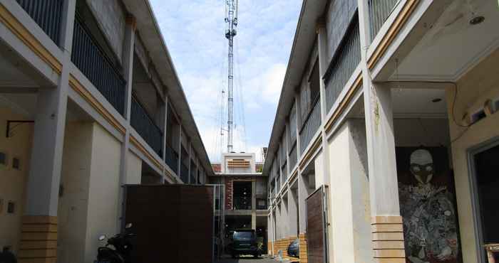 Luar Bangunan Griya Srikandi Female Syariah