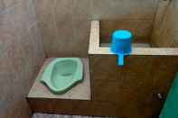 Toilet Kamar Hotel Rinosari Bandungan