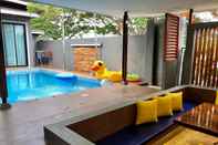 Kolam Renang PoolVilla Breeze Valley