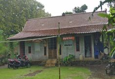 Exterior 4 Penginapan Tasya