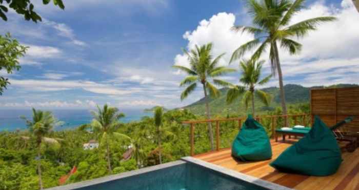 สระว่ายน้ำ Overthemoon Luxury Pool Villas