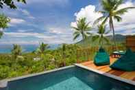 สระว่ายน้ำ Overthemoon Luxury Pool Villas