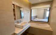 Phòng tắm bên trong 4 Van Long Apartment - FLC Seaview Quy Nhon