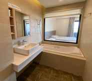 In-room Bathroom 4 Van Long Apartment - FLC Seaview Quy Nhon