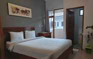 Kamar Tidur 3 Hotel Ed Commodus