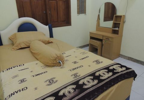Bedroom Avicenna 3 Guesthouse