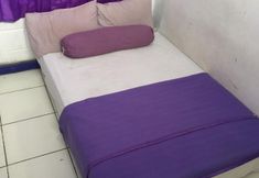 침실 2 Caraka Hotel Batununggal