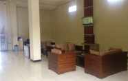 Lobby 3 Caraka Hotel Batununggal