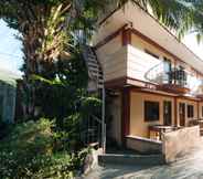 Exterior 6 RedDoorz Hostel @Megans Paradisio Beach Resort