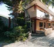 Exterior 3 RedDoorz Hostel @Megans Paradisio Beach Resort