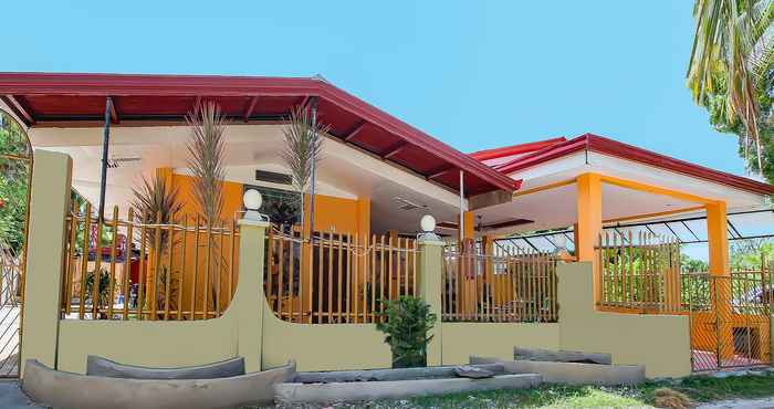 Bangunan OYO 770 J5 Guest House & Restobar 