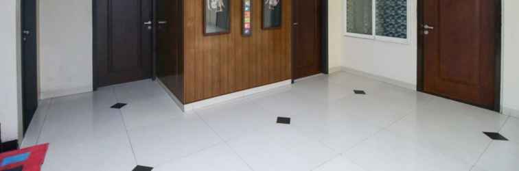 Lobby Sky Inn Ketintang 1