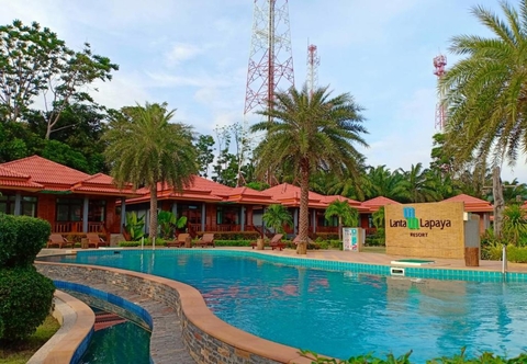 Swimming Pool Lanta Lapaya Resort