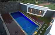 Swimming Pool 5 Griya Vina 2 Cikeas