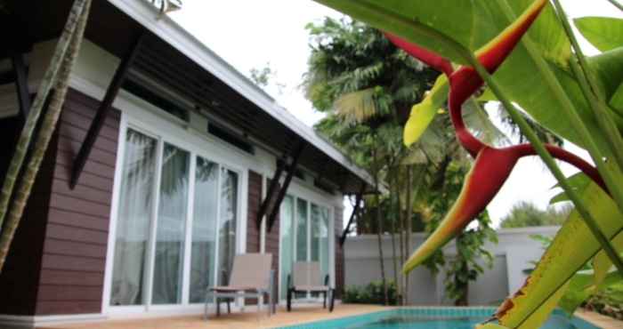 สระว่ายน้ำ Kirinakara Pool Villa