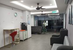 Lobby 6 MORNINGS HOTEL