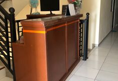 로비 5 OYO 90345 Wakeke Residence
