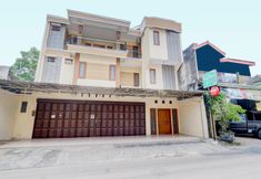 Luar Bangunan 2 OYO 90373 Griya Nira 3 Syariah Putri