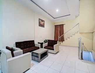 Lobi 2 OYO 90381 Belva Guest House