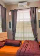 BEDROOM OYO 90374 De' Orange Syariah