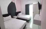 Bedroom 5 Guest House De Azka Style Syariah