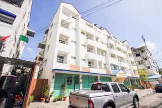 Bên ngoài 4 SLT Apartment Bangkok