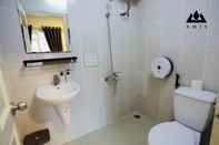 Toilet Kamar Amis Hotel Da Lat