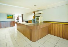 Lobi 7 OYO 90390 Hotel Rd Premium