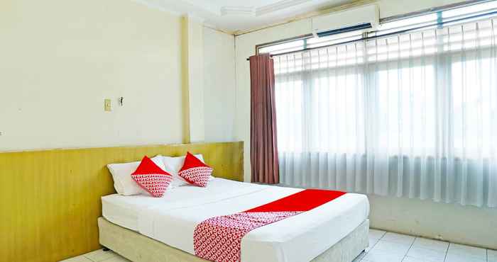 Kamar Tidur OYO 90390 Hotel Rd Premium